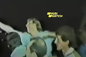 ΕΞΩΣΤΗΣ 1986/Ο Μουρς αποθεώνεται από τους ΑΠΟΕΛίστες (σπάνιο βίντεο)