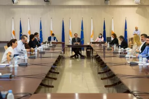 ΦΩΤΟΣ/Σε εξέλιξη η Σύσκεψη για χαλάρωση/Μεγάλο το ΕΝΔΙΑΦΕΡΟΝ για τις αποφάσεις