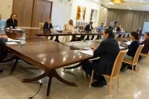 ΦΩΤΟΣ/Σε εξέλιξη η Σύσκεψη για χαλάρωση/Μεγάλο το ΕΝΔΙΑΦΕΡΟΝ για τις αποφάσεις