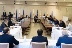 ΠΡΟΕΔΡΙΚΟ/Στο τραπέζι σήμερα η άρση μέτρων