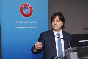 ΦΩΣ/SOS από Νικ