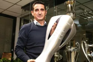 Χιμένεθ: «Περήφανος που προασπίστηκα το έμβλημά σου ΑΕΚάρα»!