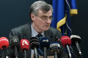 ΔΙΑΦΩΝΙΑ Τσιόδρα με τον ΠΟΥ/ Yπέρ της σταδιακής ανοσίας του πληθυσμού 