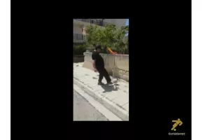 Πετάει.../Γιάγκος-Κρίστοφερ