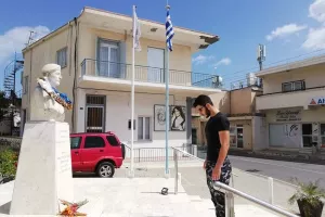 ΕΠΙΣΤΟΛΗ εγγονού του Φώτη Πίττα στον ΠτΔ/ "Εκείνοι αψηφούσαν τα κέρφιου, εμείς γιατί όχι";