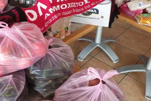 ΘΥΡΑ 7 Αμμοχώστου/ Κίνηση ανθρωπιάς! (Φώτος)