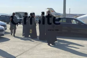 Έφτασε στην Κύπρο το Άγιο Φως/ΦΩΤΟΣ