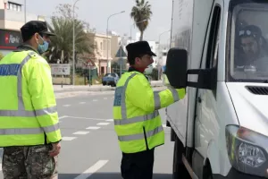 Πάνω από 100 καταγγελίες από ελέγχους σπιτιών και πεζών