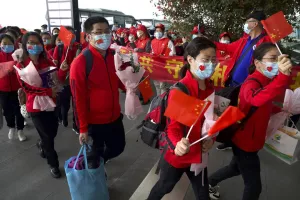  Η Γουχάν αναθεωρεί τον αριθμό νεκρών και κρουσμάτων