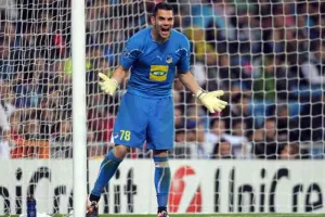 Όταν το ΑΠΟΕΛ 4 Απριλίου έπαιζε ακόμη στο Champions League! (βίντεο/φώτος)