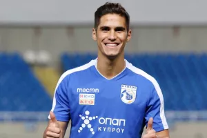 ΠΙΕΡΟΣ με νέο λουκ