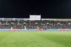 (ΦΩΤΟΣ) Το κοινό των πρωταγωνιστών περιμένει…