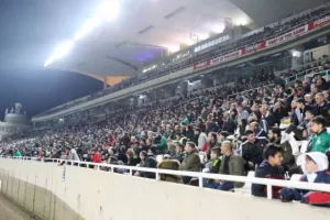 (ΦΩΤΟΣ) Το κοινό των πρωταγωνιστών περιμένει…