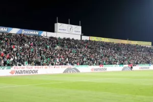 (ΦΩΤΟΣ) Το κοινό των πρωταγωνιστών περιμένει…