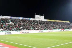(ΦΩΤΟΣ) Το κοινό των πρωταγωνιστών περιμένει…