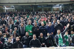 (ΦΩΤΟΣ) Το κοινό των πρωταγωνιστών περιμένει…