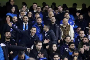 (ΦΩΤΟΣ) Το κοινό των πρωταγωνιστών περιμένει…