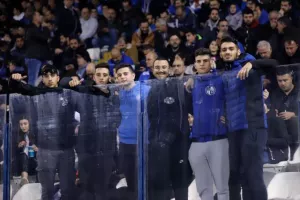 (ΦΩΤΟΣ) Το κοινό των πρωταγωνιστών περιμένει…