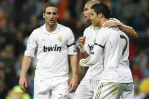 Όταν το ΑΠΟΕΛ 4 Απριλίου έπαιζε ακόμη στο Champions League! (βίντεο/φώτος)