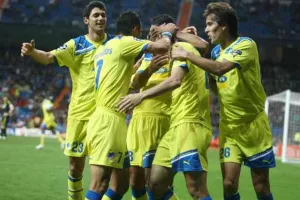 Όταν το ΑΠΟΕΛ 4 Απριλίου έπαιζε ακόμη στο Champions League! (βίντεο/φώτος)