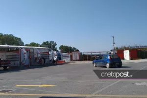 Aνεγκέφαλοι Κρητικοί... «Ουρές» στα πλυντήρια αυτοκινήτων και στις λαϊκές