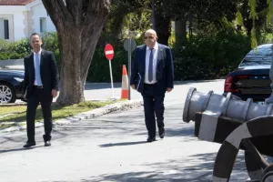 ΦΩΤΟΣ από τη σημαντική σύσκεψη στο Προεδρικό