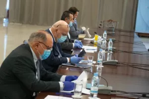 ΦΩΤΟΣ από τη σημαντική σύσκεψη στο Προεδρικό