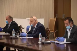 ΦΩΤΟΣ από τη σημαντική σύσκεψη στο Προεδρικό