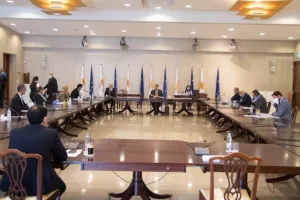 ΦΩΤΟΣ από τη σημαντική σύσκεψη στο Προεδρικό
