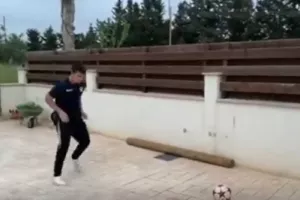 Γυμνάζονται στο σπίτι και οι οπαδοί! 