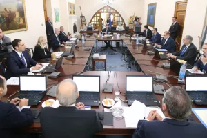 Έναρξη αγώνων: Η «μπάλα» στο Υπουργικό Συμβούλιο – Τα δεδομένα