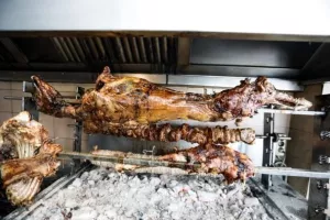 Με ψησταριές σε μπαλκόνια και ταράτσες