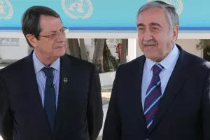 Στέλνουμε φάρμακα στα κατεχόμενα (Επικοινωνία Αναστασιάδη-Ακκιντζί)