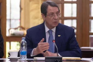 Συνεχείς συσκέψεις Αναστασιάδη για ξεκλείδωμα - Οικονομία 