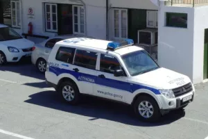 Εκμεταλλεύτηκαν τα περιοριστικά μέτρα και ξάφριζαν καταστήματα