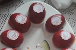 Τα ερυθρόλευκα πασχαλινά αυγά! (φώτο)
