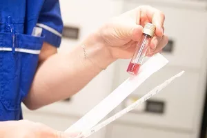 Διευκρινίσεις για τα τεστ σε 20 χιλιάδες εργαζόμενους