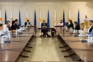 ΞΕΚΛΕΙΔΩΜΑ/ Διήμερο αποφάσεων στο Προεδρικό