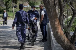 Απαγόρευση κυκλοφορίας: Γέμισε ο Φλοίσβος από... περιπατητές!!! 