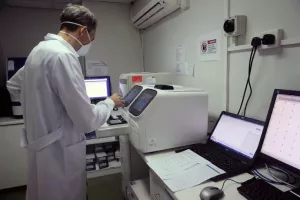 "Άτομα που πέρασαν κορωνοϊό μπορεί να νοσήσουν εκ νέου"