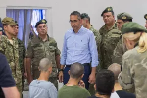 Νεοσύλλεκτοι: Εξετάζονται σενάρια