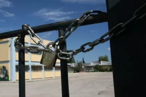Παραμένουν ΚΛΕΙΣΤΑ... Εκτός των δύο πρώτων φάσεων χαλάρωσης μέτρων η εκπαίδευση
