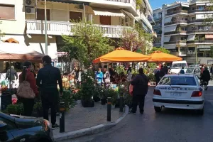 ΑΠΙΣΤΕΥΤΕΣ ΕΙΚΟΝΕΣ-Το αδιαχώρητο στη λαϊκή αγορά στο Παγκράτι - «Διαλύει» τον κόσμο η αστυνομία