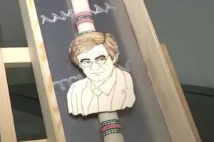 Λαμπάδα...Τσιόδρας!