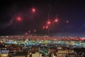 Φαντασμαγορική ήταν η Ανάσταση στον Πειραιά