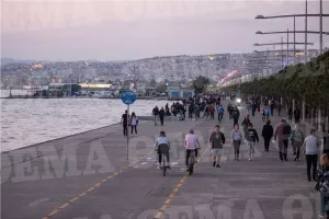 Θεσσαλονίκη: Άνοιξε η Νέα Παραλία και... βούλιαξε από κόσμο