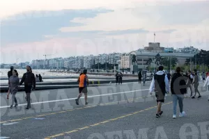 Θεσσαλονίκη: Άνοιξε η Νέα Παραλία και... βούλιαξε από κόσμο