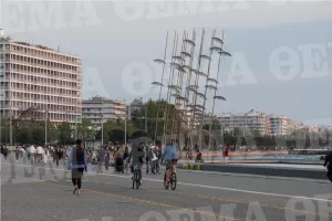 Θεσσαλονίκη: Άνοιξε η Νέα Παραλία και... βούλιαξε από κόσμο