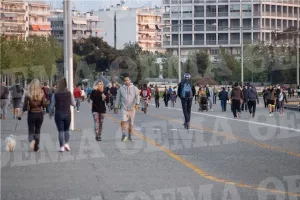 Θεσσαλονίκη: Άνοιξε η Νέα Παραλία και... βούλιαξε από κόσμο