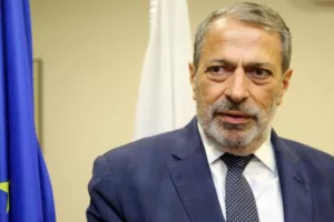 ΔΗΛΩΣΗ Υπουργού: "Αυτό είναι χουλιγκανισμός/ Τα διώξαμε απ' τα γήπεδα αλλά..."